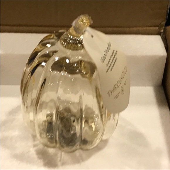 Medium Glass Pumpkin Figurine Champagne - Threshold - Picture 6 of 7